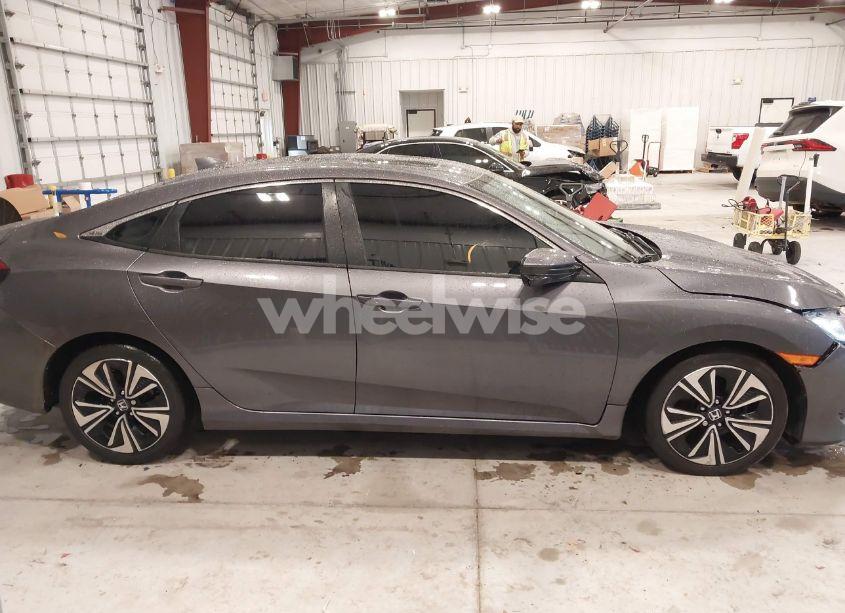 Photo 14 of 2017 Honda Civic EX-T (VIN 19XFC1F31HE006613)