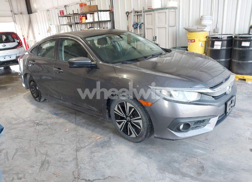 2017 Honda Civic EX-T (VIN 19XFC1F31HE027574) main photo