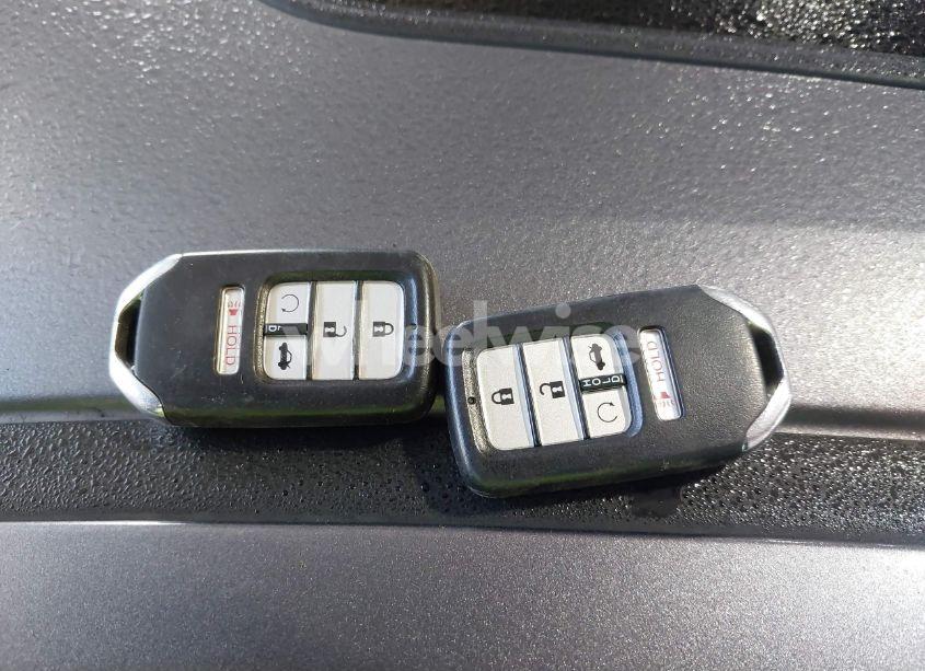 Photo 11 of 2017 Honda Civic EX-T (VIN 19XFC1F31HE027574)