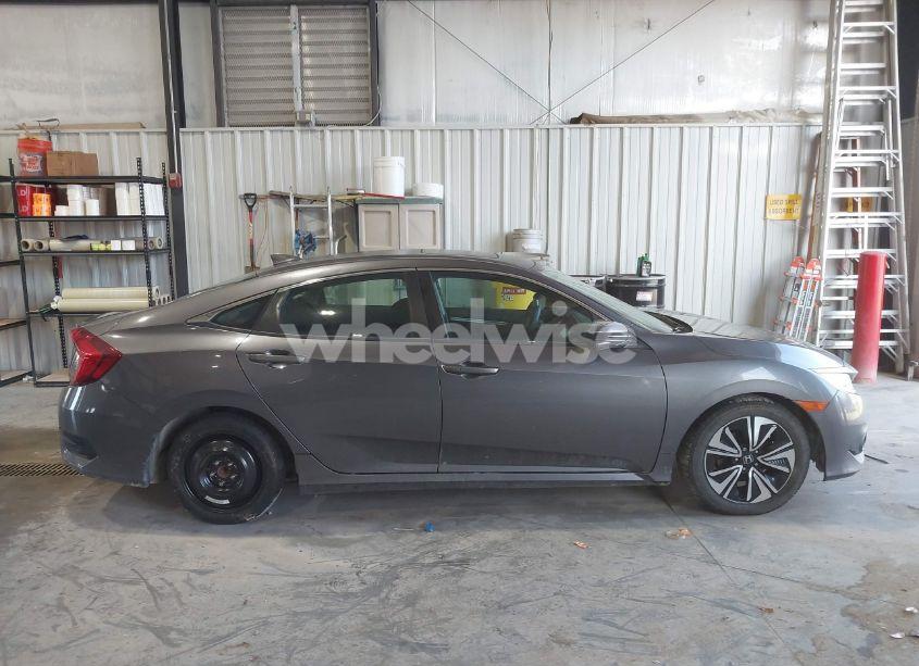Photo 13 of 2017 Honda Civic EX-T (VIN 19XFC1F31HE027574)