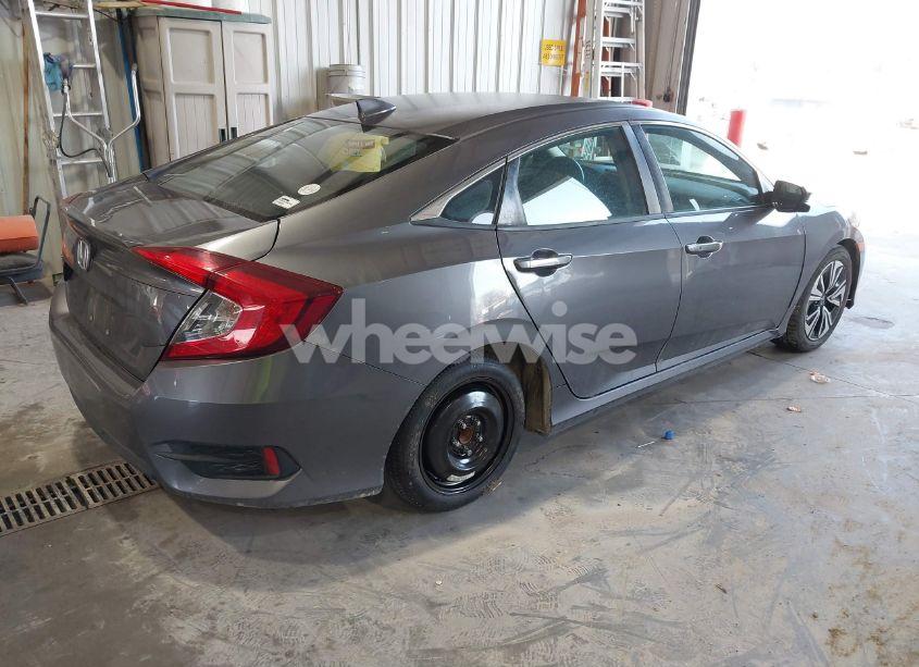 Photo 4 of 2017 Honda Civic EX-T (VIN 19XFC1F31HE027574)
