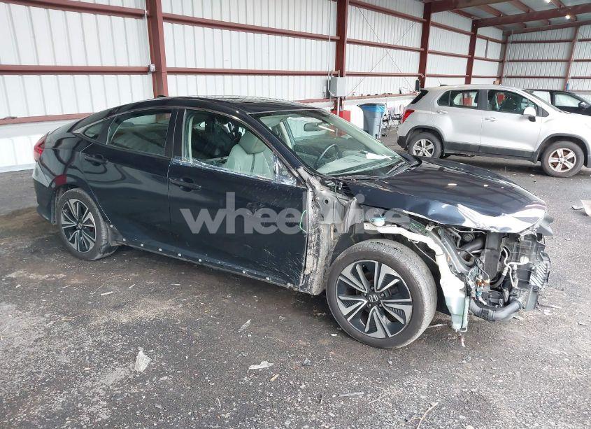 2018 Honda Civic EX-T (VIN 19XFC1F31JE201357) main photo