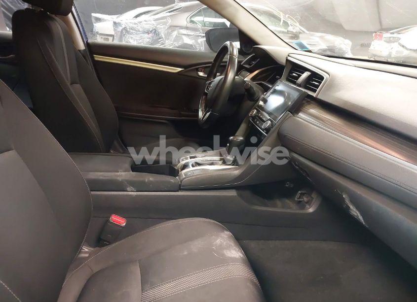 Photo 5 of 2019 Honda Civic EX (VIN 19XFC1F31KE202770)