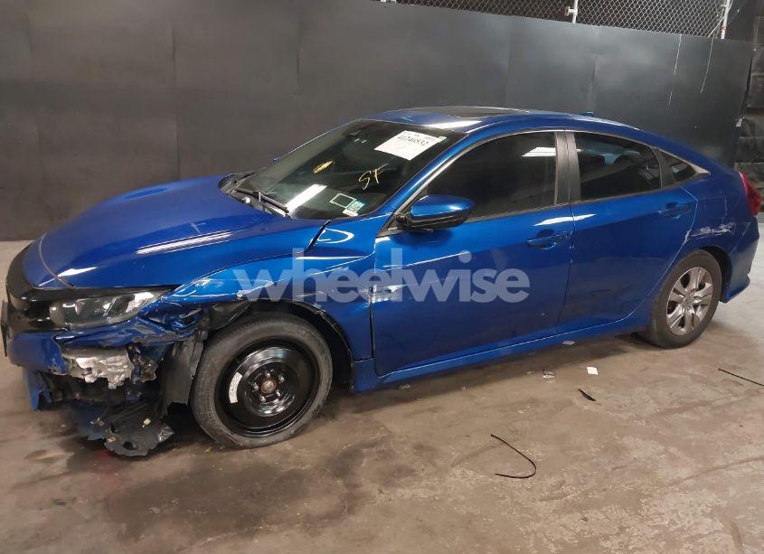 Photo 6 of 2019 Honda Civic EX (VIN 19XFC1F31KE202770)