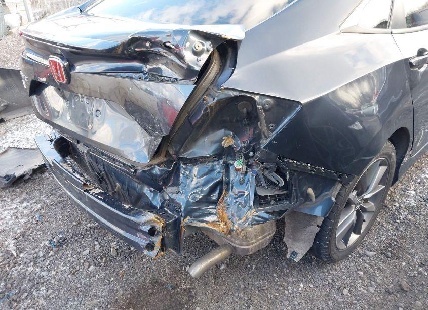 Photo 6 of 2019 Honda Civic EX (VIN 19XFC1F31KE214692)