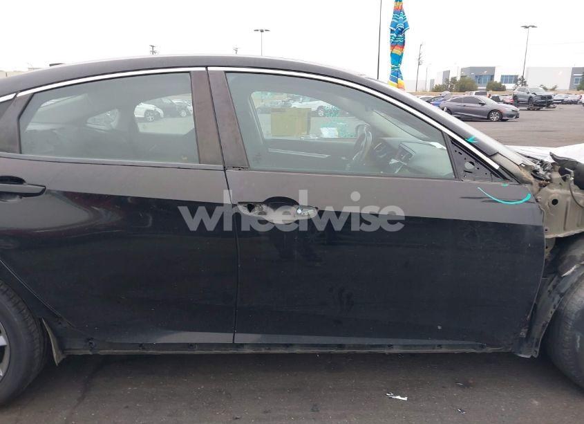 Photo 14 of 2019 Honda Civic EX (VIN 19XFC1F31KE216118)