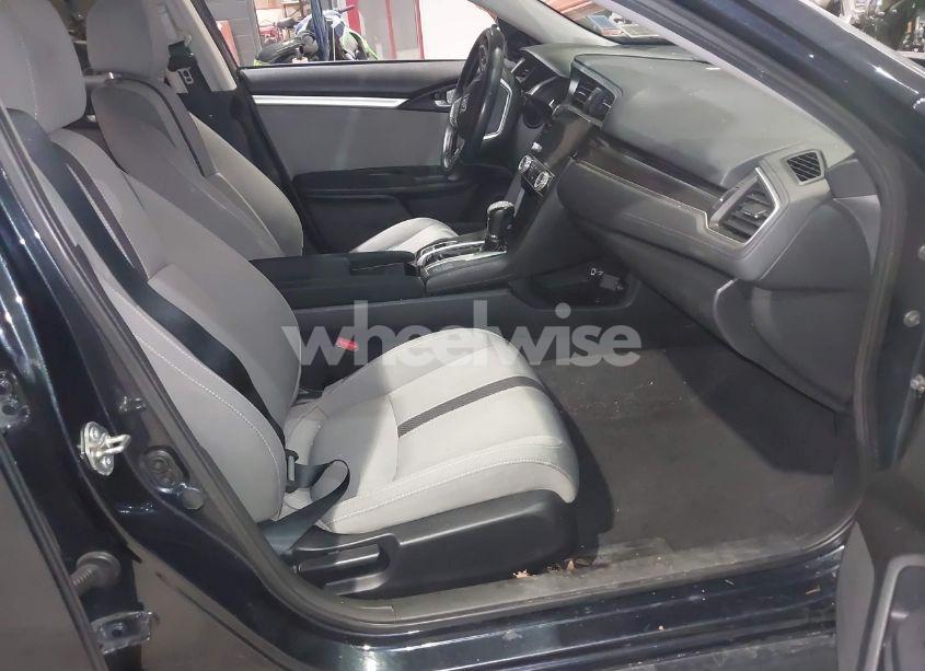 Photo 5 of 2019 Honda Civic EX (VIN 19XFC1F31KE217236)