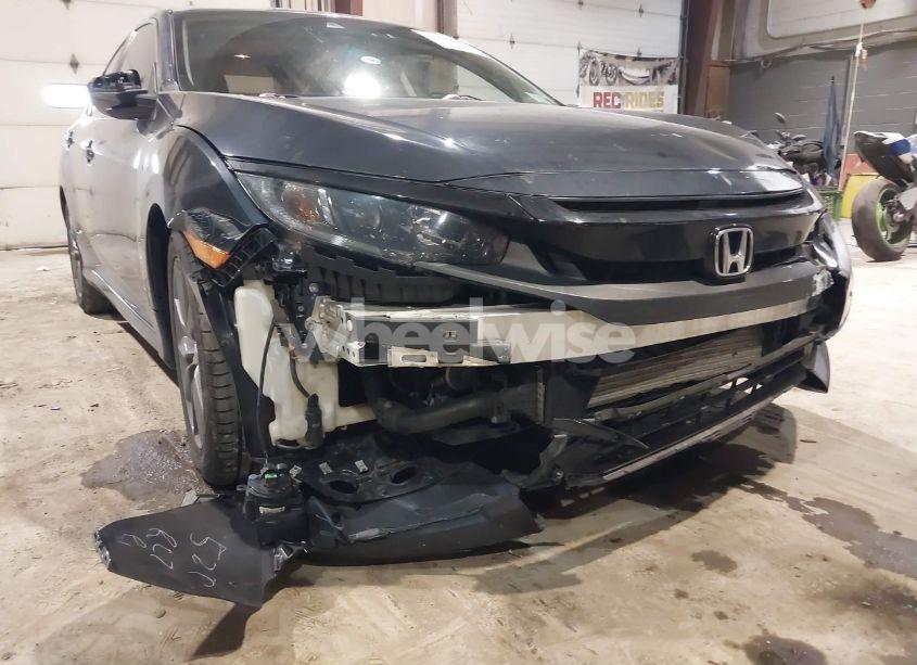Photo 6 of 2019 Honda Civic EX (VIN 19XFC1F31KE217236)