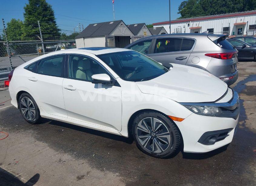 Photo 13 of 2016 Honda Civic EX-T (VIN 19XFC1F32GE217673)