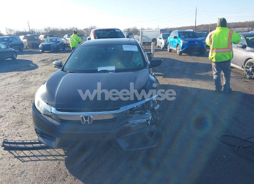Photo 12 of 2016 Honda Civic EX-T (VIN 19XFC1F32GE218497)