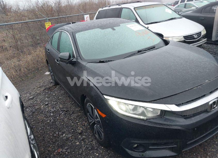 2017 Honda Civic EX-T (VIN 19XFC1F32HE025395) main photo