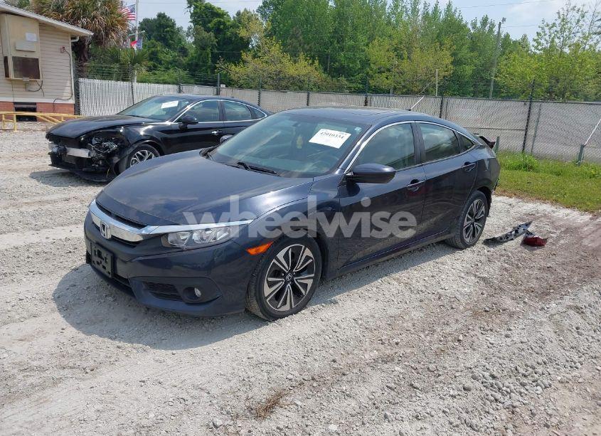 Photo 2 of 2017 Honda Civic EX-T (VIN 19XFC1F32HE208943)