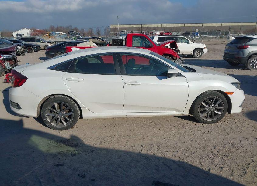 Photo 13 of 2019 Honda Civic EX (VIN 19XFC1F32KE015070)