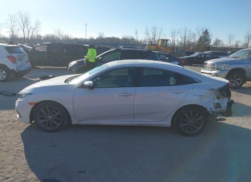 Photo 14 of 2019 Honda Civic EX (VIN 19XFC1F32KE015070)