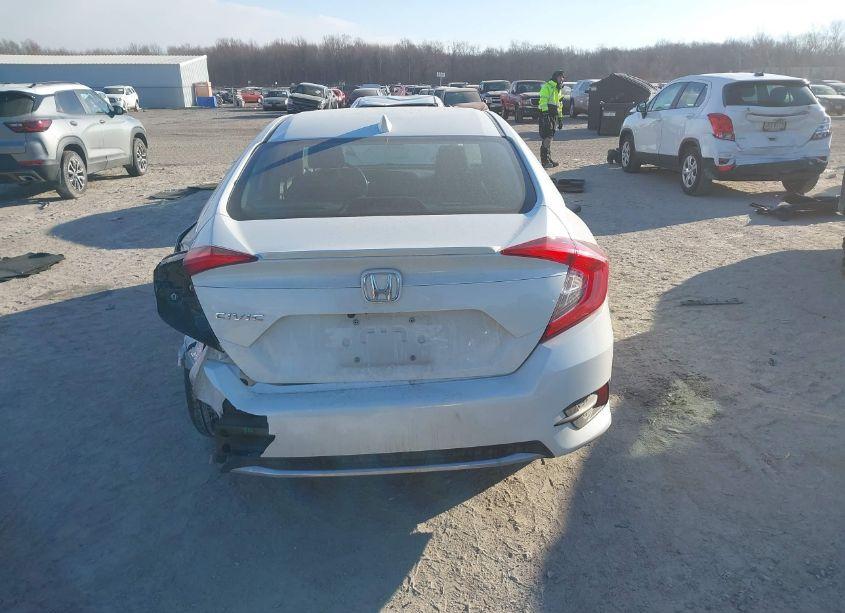 Photo 16 of 2019 Honda Civic EX (VIN 19XFC1F32KE015070)