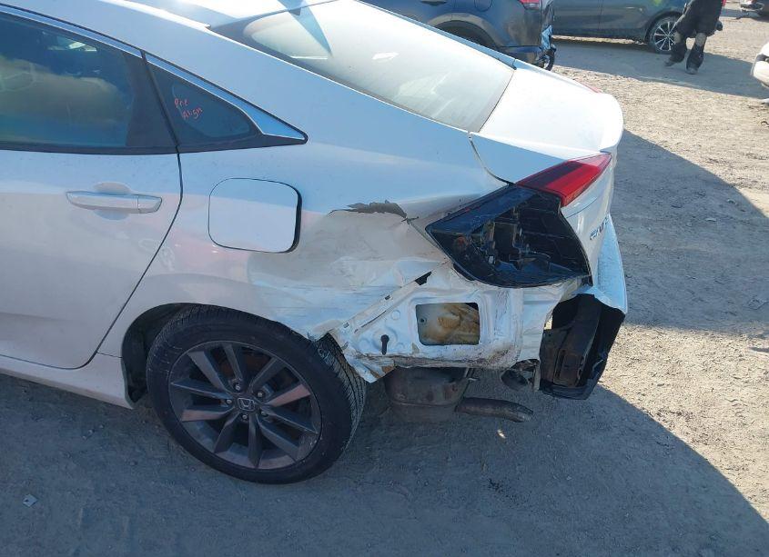 Photo 6 of 2019 Honda Civic EX (VIN 19XFC1F32KE015070)