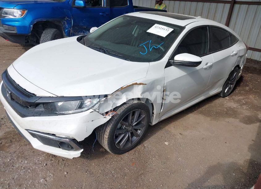 Photo 2 of 2019 Honda Civic EX (VIN 19XFC1F32KE015439)