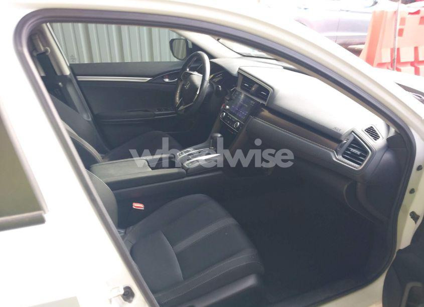 Photo 5 of 2019 Honda Civic EX (VIN 19XFC1F32KE015439)