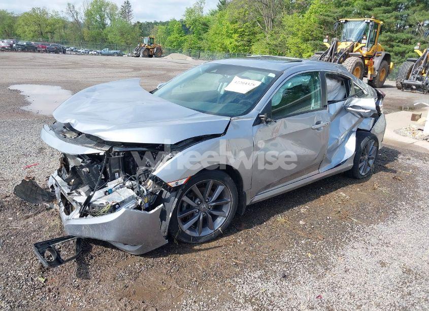 Photo 2 of 2019 Honda Civic EX (VIN 19XFC1F32KE018924)