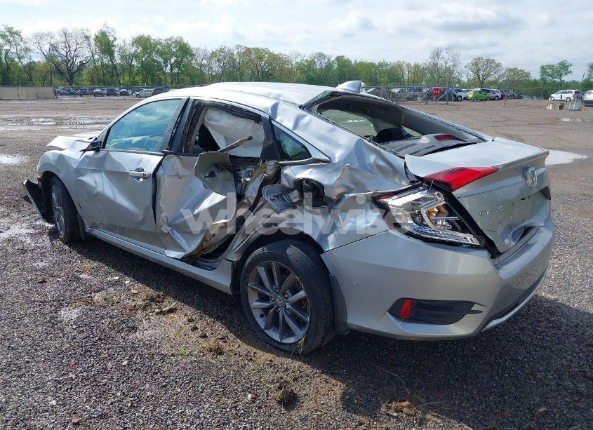 Photo 3 of 2019 Honda Civic EX (VIN 19XFC1F32KE018924)