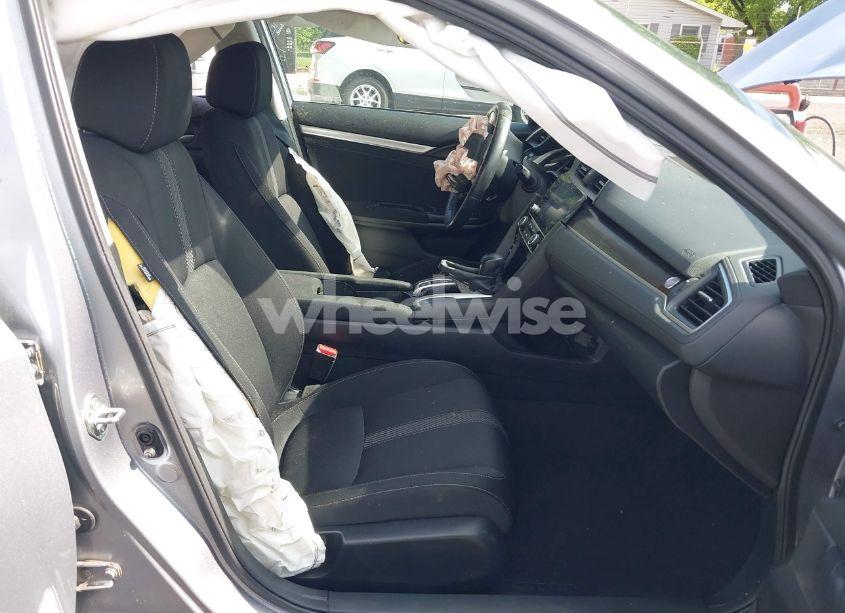 Photo 5 of 2019 Honda Civic EX (VIN 19XFC1F32KE018924)