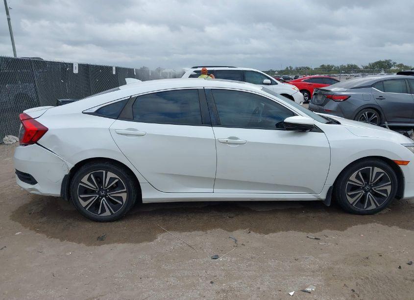 Photo 13 of 2016 Honda Civic EX-T (VIN 19XFC1F33GE021371)