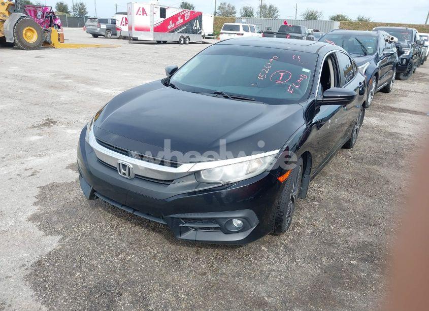 Photo 2 of 2017 Honda Civic EX-T (VIN 19XFC1F33HE016074)