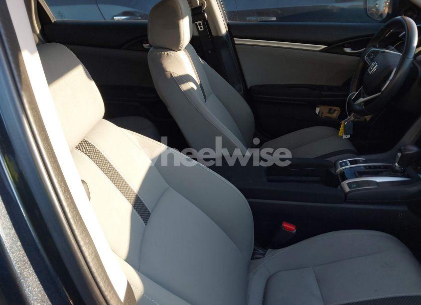 Photo 5 of 2019 Honda Civic EX (VIN 19XFC1F33KE005793)