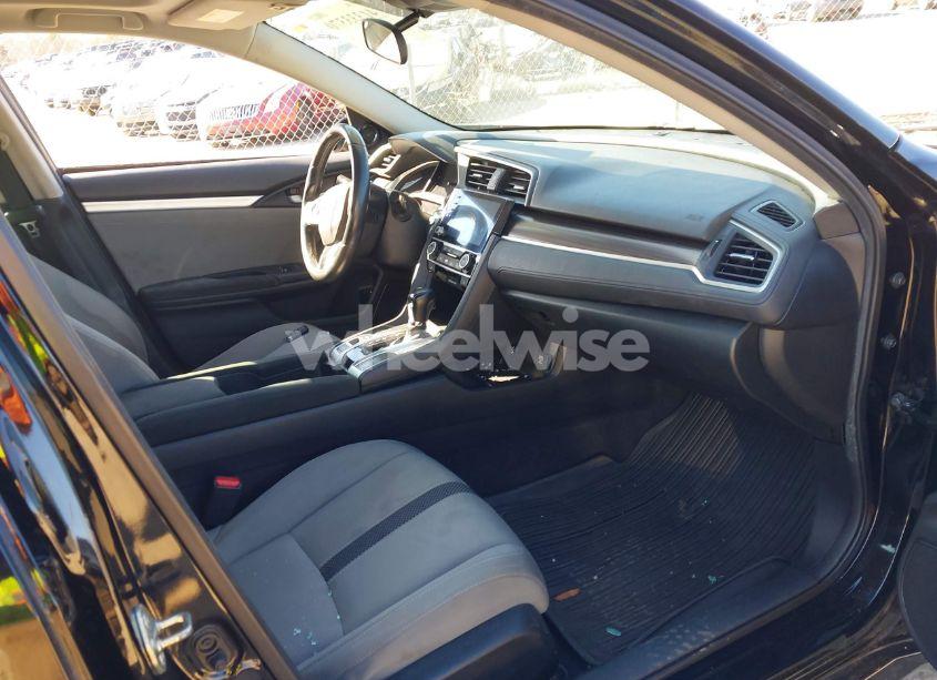 Photo 5 of 2019 Honda Civic EX (VIN 19XFC1F33KE008791)