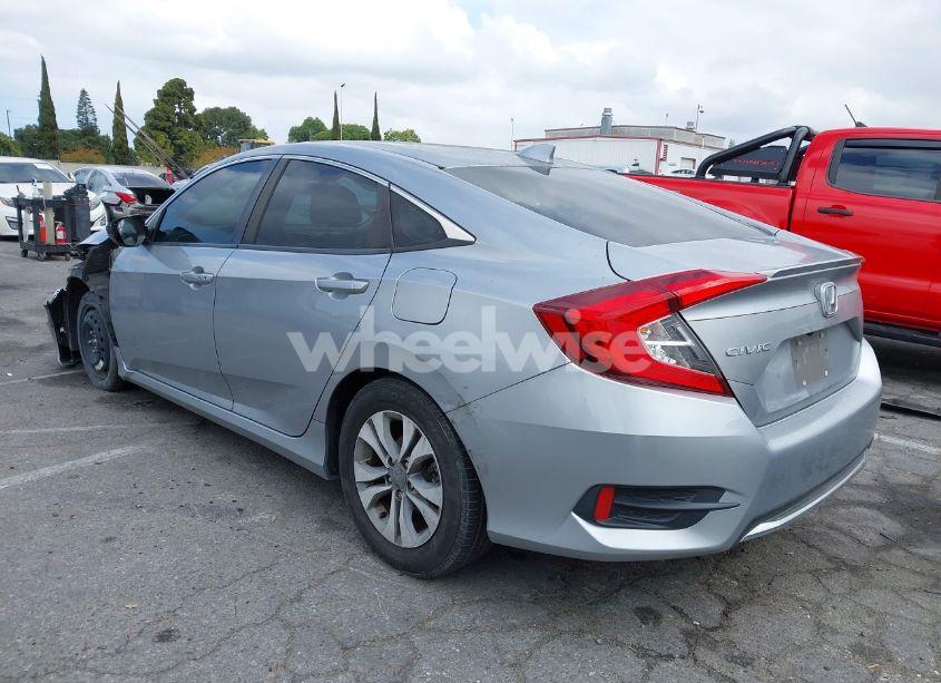 Photo 3 of 2020 Honda Civic EX (VIN 19XFC1F33LE211150)