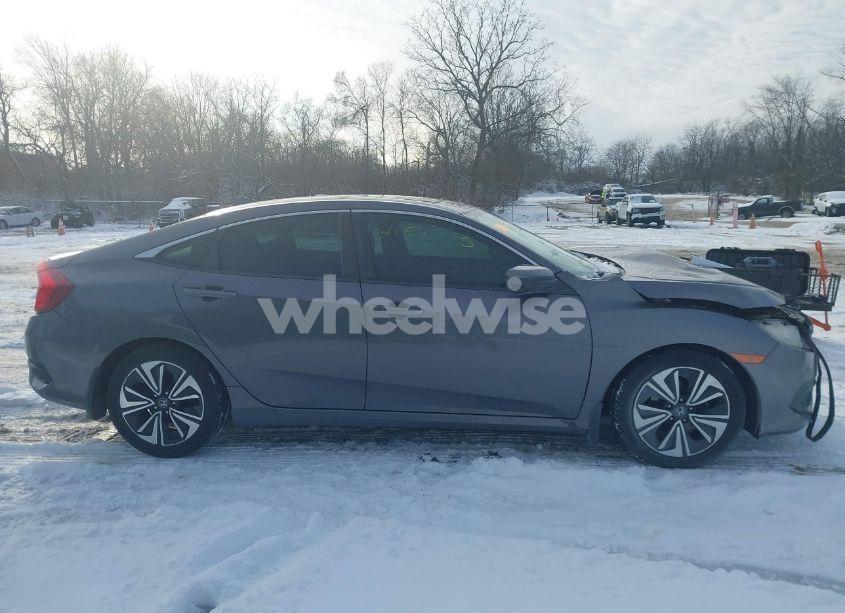 Photo 13 of 2016 Honda Civic EX-T (VIN 19XFC1F34GE029110)