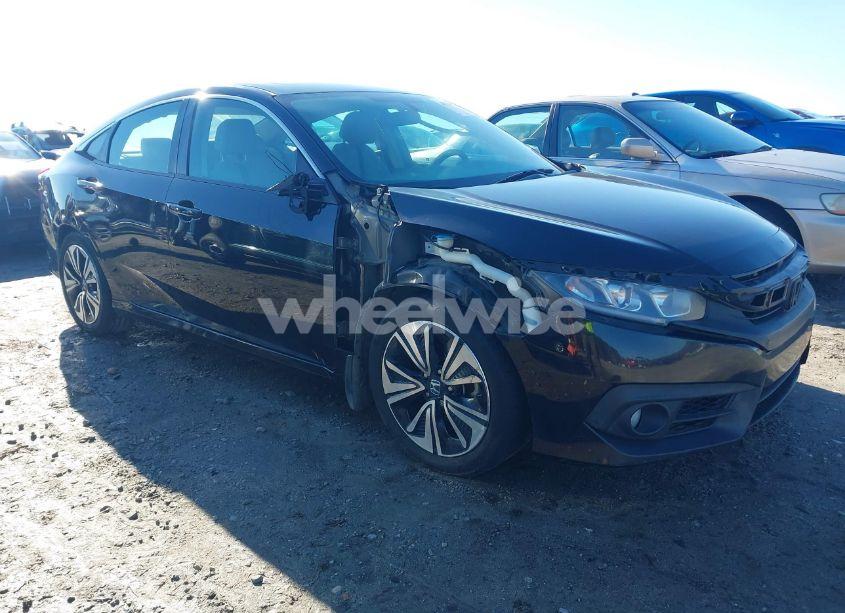 2017 Honda Civic EX-T (VIN 19XFC1F34HE010686) main photo