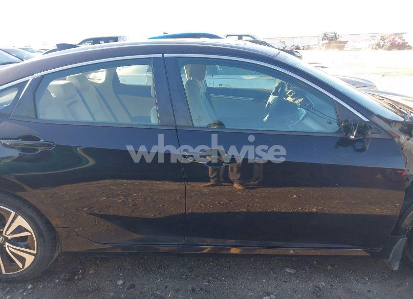 Photo 13 of 2017 Honda Civic EX-T (VIN 19XFC1F34HE010686)