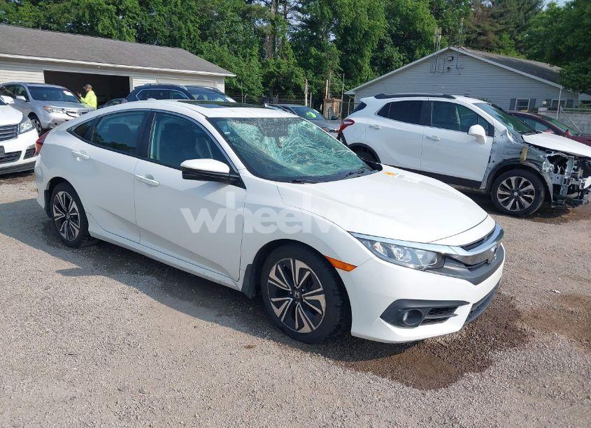 2017 Honda Civic EX-T (VIN 19XFC1F34HE213612) main photo