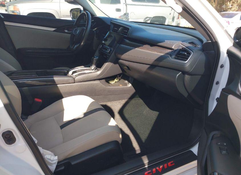 Photo 5 of 2019 Honda Civic EX (VIN 19XFC1F34KE204898)