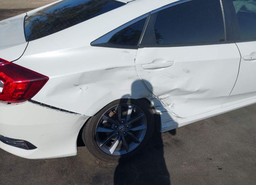 Photo 6 of 2019 Honda Civic EX (VIN 19XFC1F34KE204898)