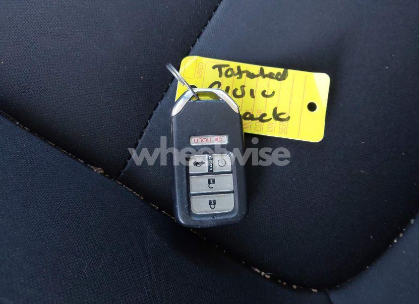 Photo 11 of 2021 Honda Civic EX (VIN 19XFC1F34ME003053)