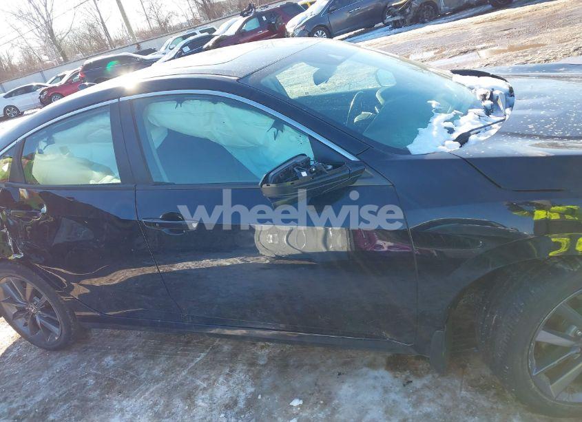 Photo 13 of 2021 Honda Civic EX (VIN 19XFC1F34ME003053)