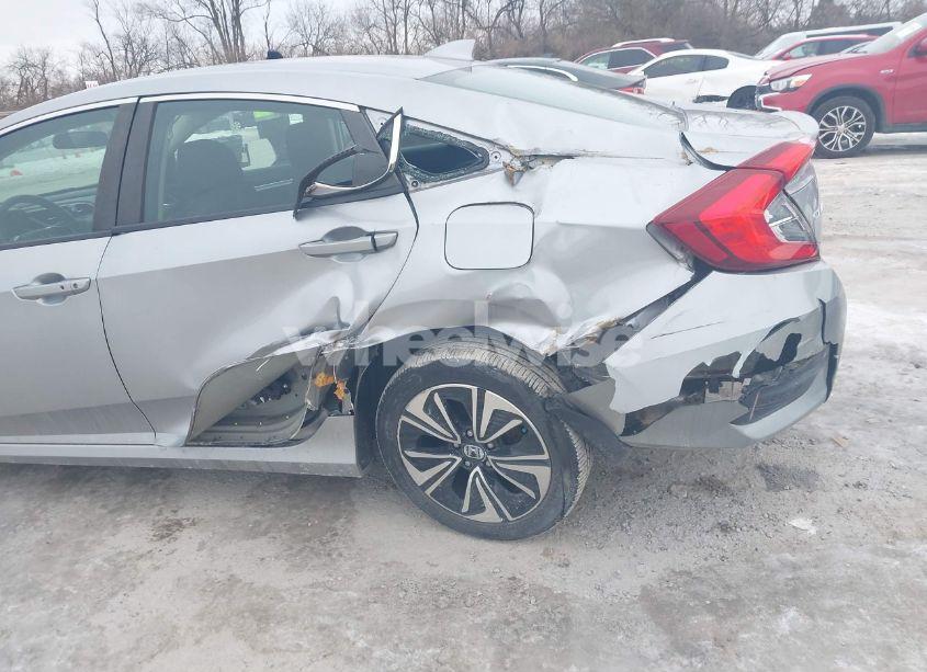 Photo 6 of 2016 Honda Civic EX-T (VIN 19XFC1F35GE009688)