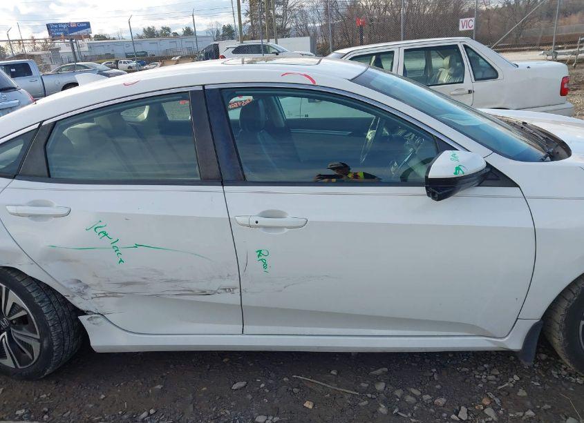 Photo 13 of 2016 Honda Civic EX-T (VIN 19XFC1F35GE223922)