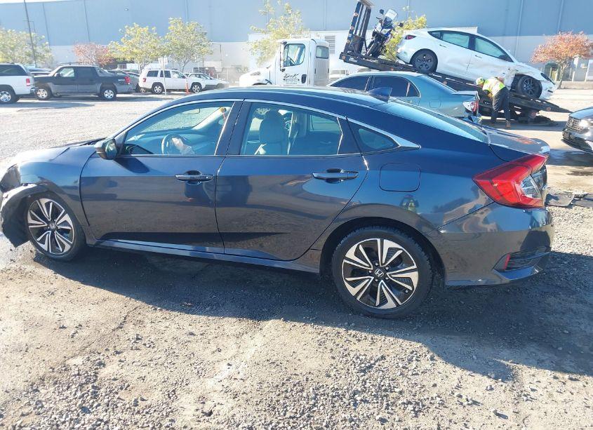 Photo 14 of 2017 Honda Civic EX-T (VIN 19XFC1F35HE214199)