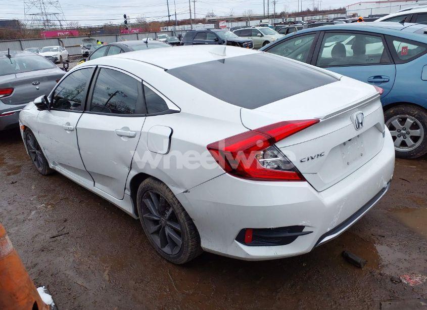 Photo 3 of 2019 Honda Civic EX (VIN 19XFC1F35KE000160)