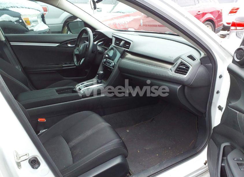 Photo 5 of 2019 Honda Civic EX (VIN 19XFC1F35KE000160)