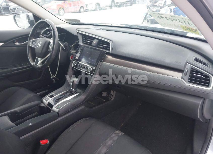 Photo 5 of 2019 Honda Civic EX (VIN 19XFC1F35KE208149)