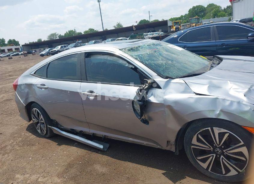 Photo 12 of 2016 Honda Civic EX-T (VIN 19XFC1F36GE009425)