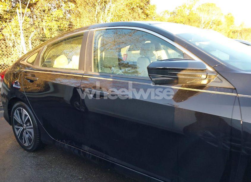 Photo 13 of 2017 Honda Civic EX-T (VIN 19XFC1F36HE010673)