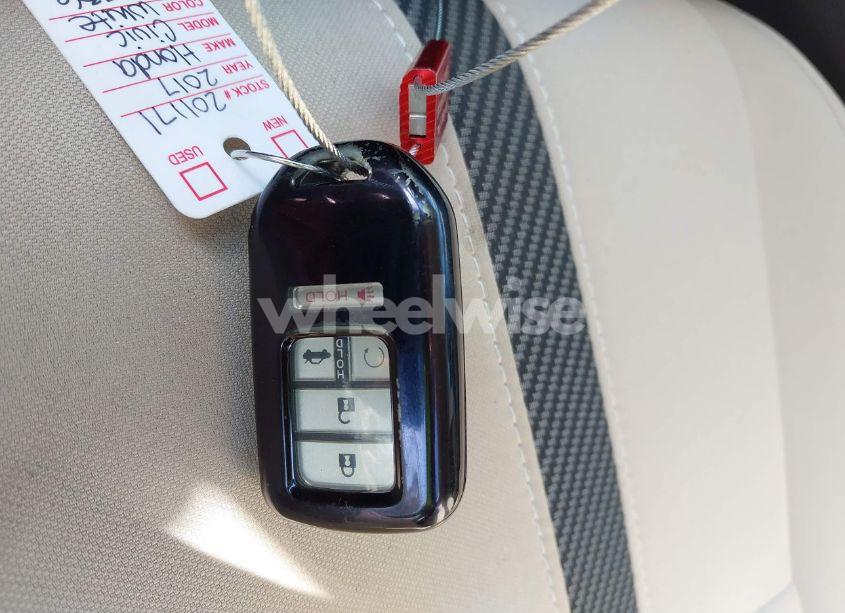 Photo 11 of 2017 Honda Civic EX-T (VIN 19XFC1F36HE017736)