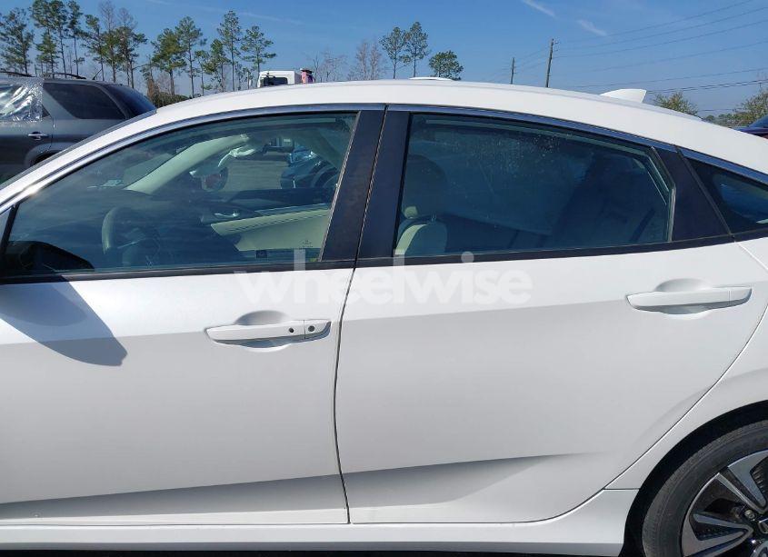 Photo 14 of 2017 Honda Civic EX-T (VIN 19XFC1F36HE017736)