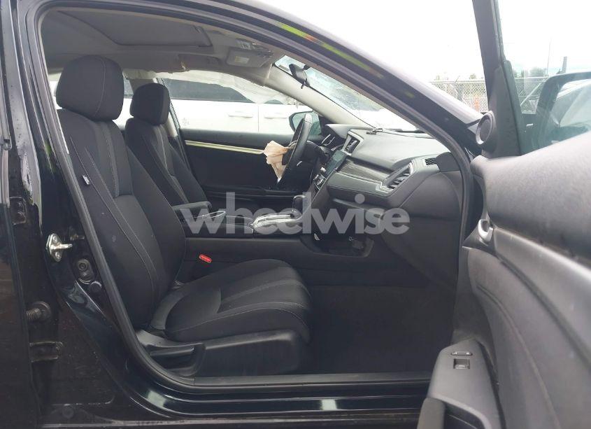 Photo 5 of 2019 Honda Civic EX (VIN 19XFC1F36KE002399)