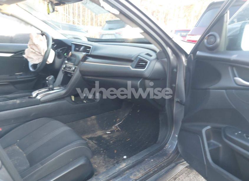 Photo 5 of 2019 Honda Civic EX (VIN 19XFC1F36KE002421)